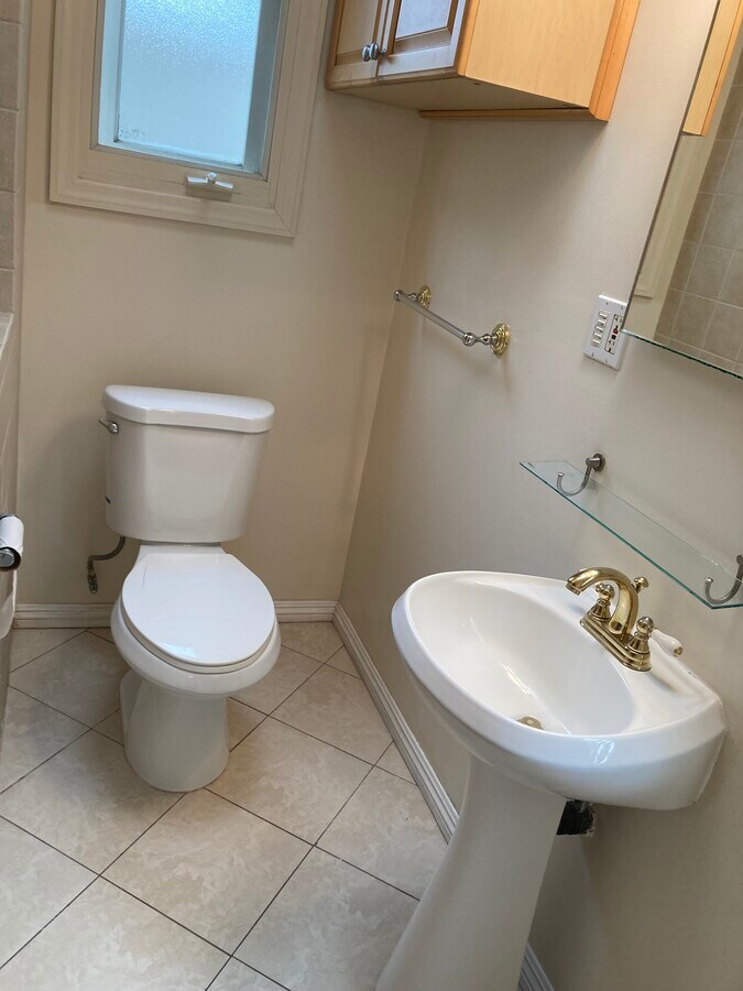 restroom - 1734 S Canfield Ave Unit 1