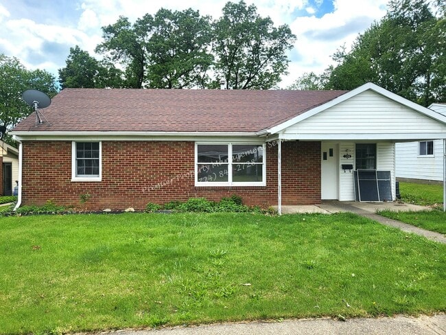 Photo - 136 Sawyer Dr House