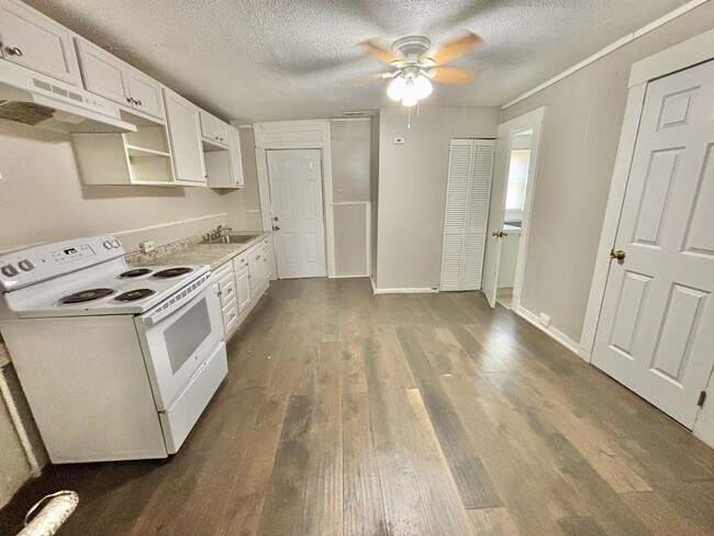 Photo - Portland Neighborhood - 3 Bedroom 1 Bath House