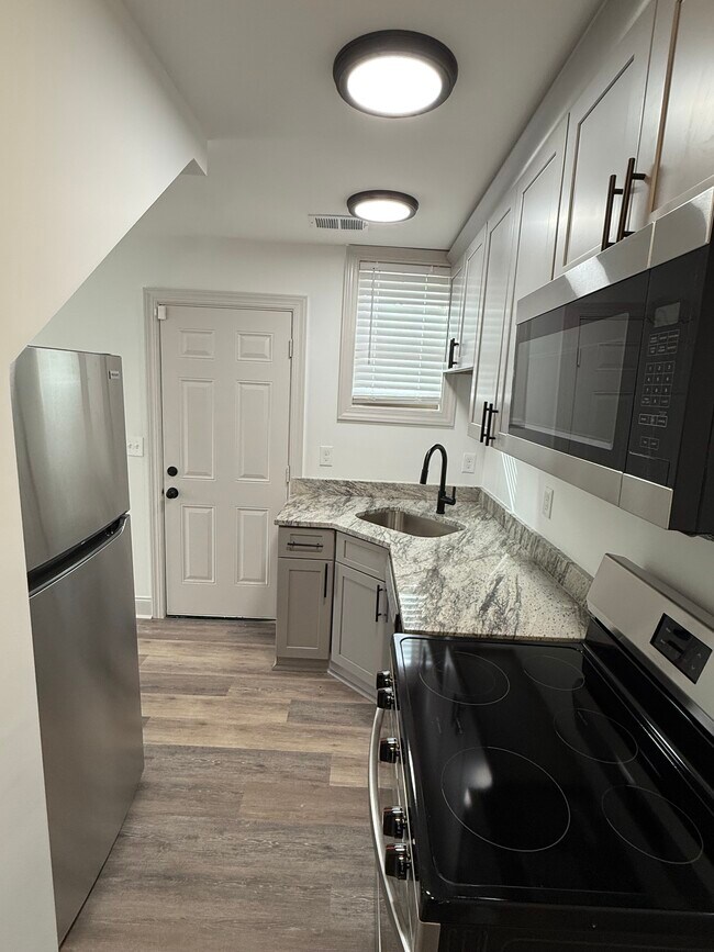 Photo - 335 Spikes St