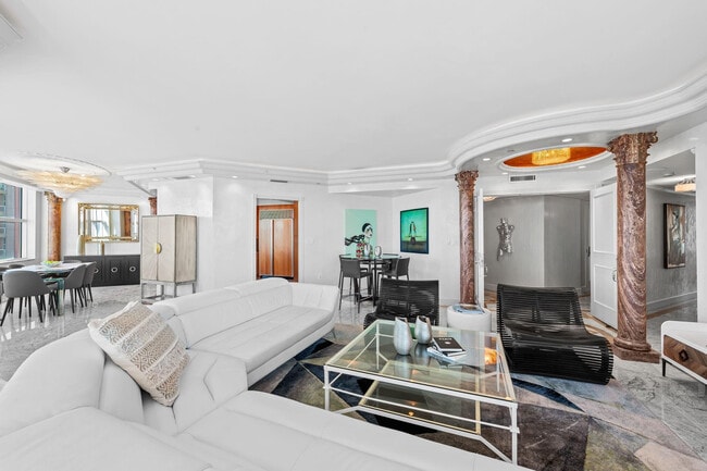 Photo - 2110 N Ocean Blvd Unidad 15B