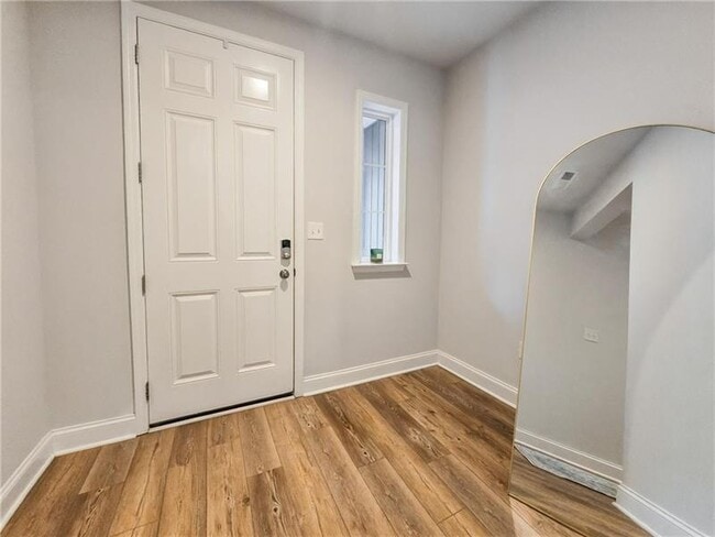 Photo - 707 England Rd