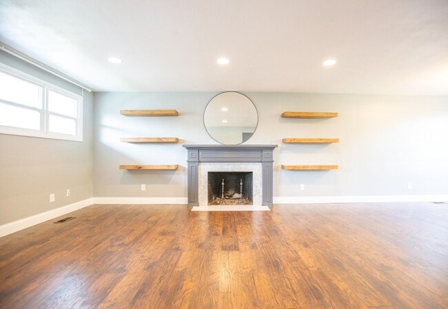 Photo - South Salem 4 Bedroom 2 Bath Home Available Mid June !!!