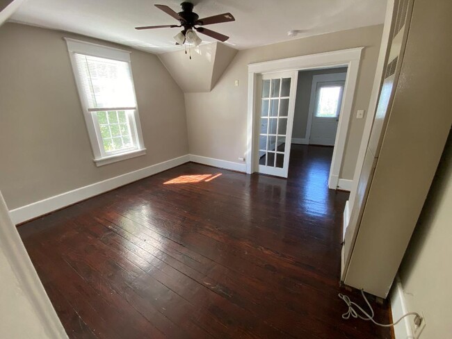 Living room - 1038 Madison St Apartments Unit upper