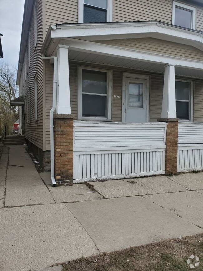 Building Photo - 2327 S 15th St Rental