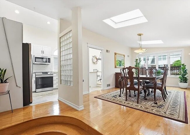Photo - 6 Parkside Ln