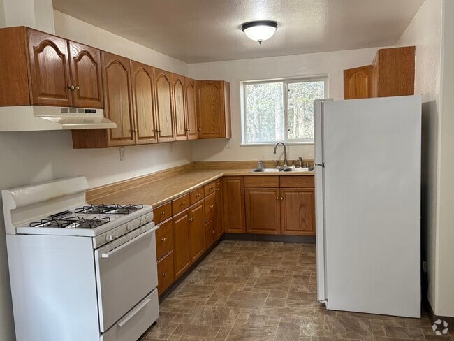 Building Photo - 107 N Forest Dr Unit A Rental