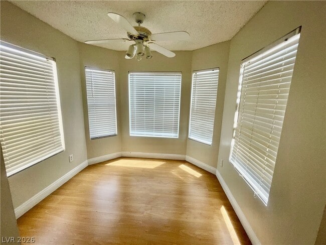 Photo - 2616 Camphor Tree St