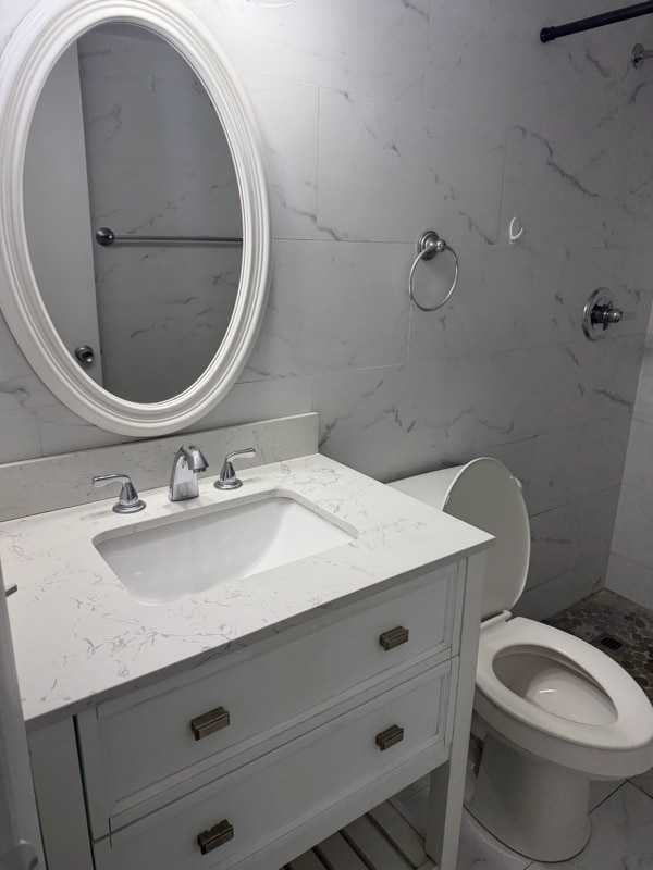 Building Photo - 1855 W 60th St Unit 312