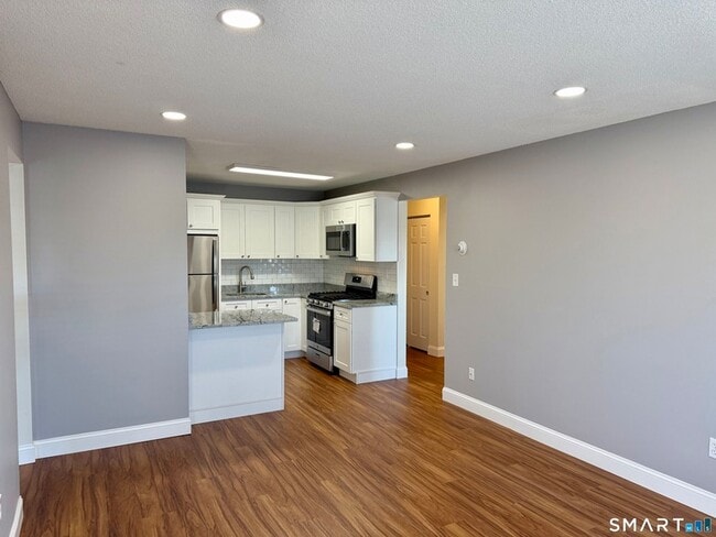 Photo - 1168 Main St Unit B2