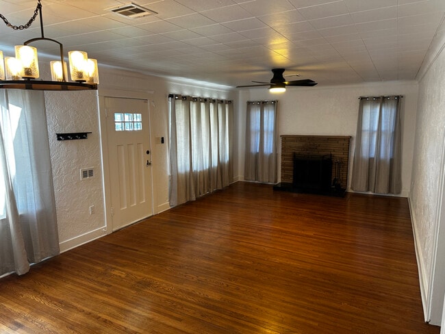 Photo - 4475 Larchwood Pl