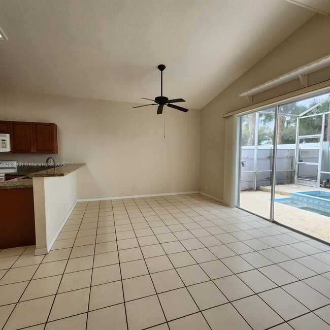 Photo - 3406 SW Coco Palm Dr
