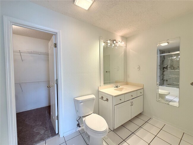 Photo - 18033 Broadview Dr