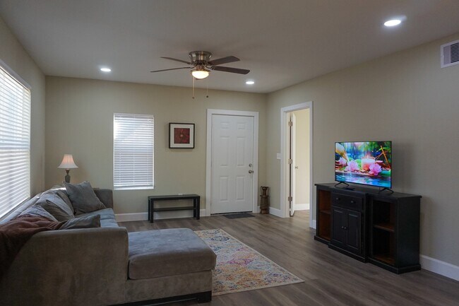 Photo - 3703 Market St