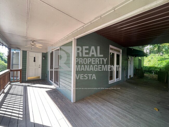 Photo - 1040 Walnut St