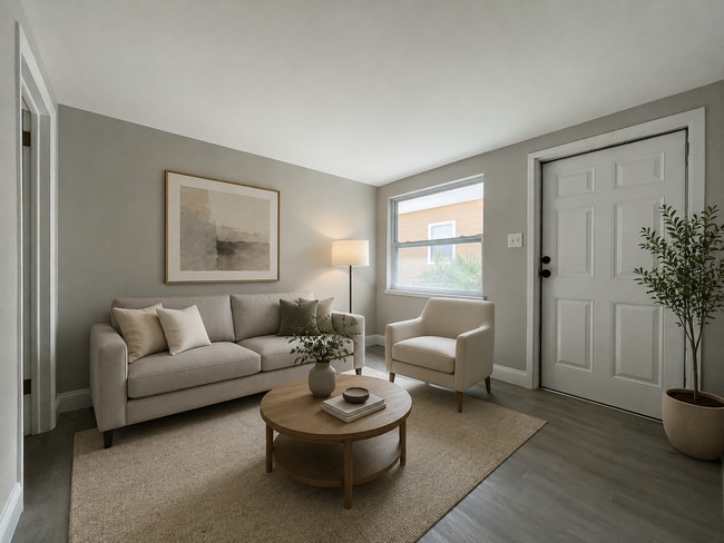 Building Photo - 2704 E Columbus Dr Unit 2704 E. Columbus Dr., Apt. A