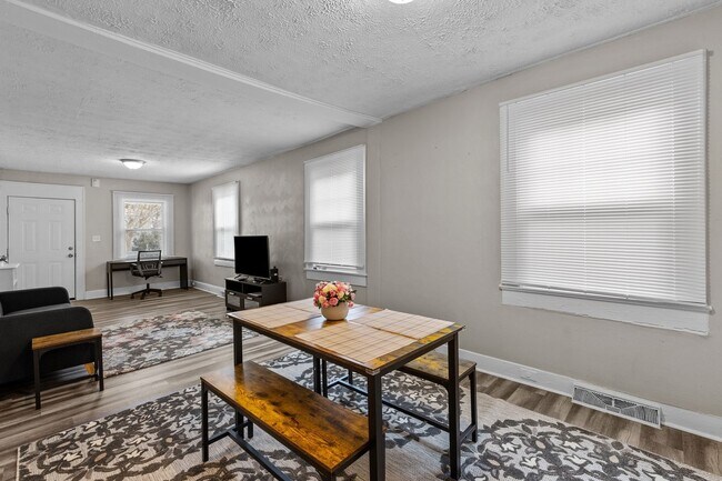 Photo - ODU 3 bed, Quick move in!!!