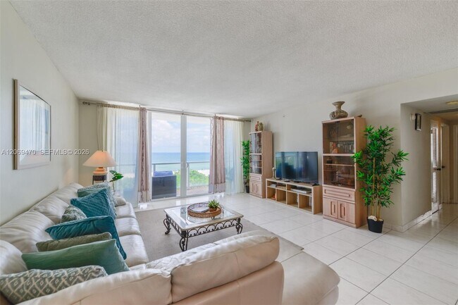 Photo - 5601 Collins Ave Unit 512