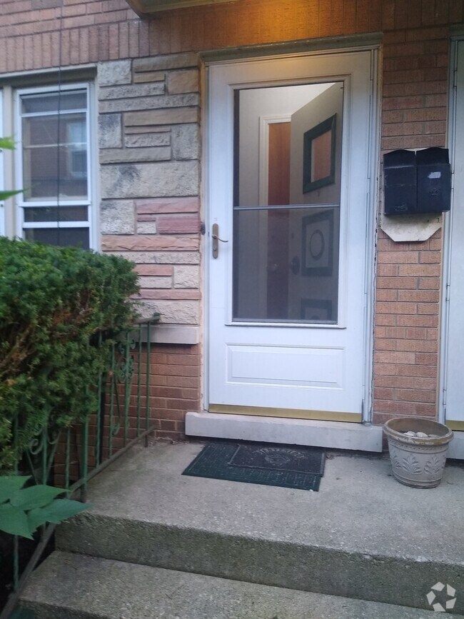 Arcadia Park Nearby Townhomes for Rent Berwyn IL 1 Townhouses