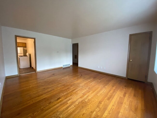 1335-1337 S. 111th Street