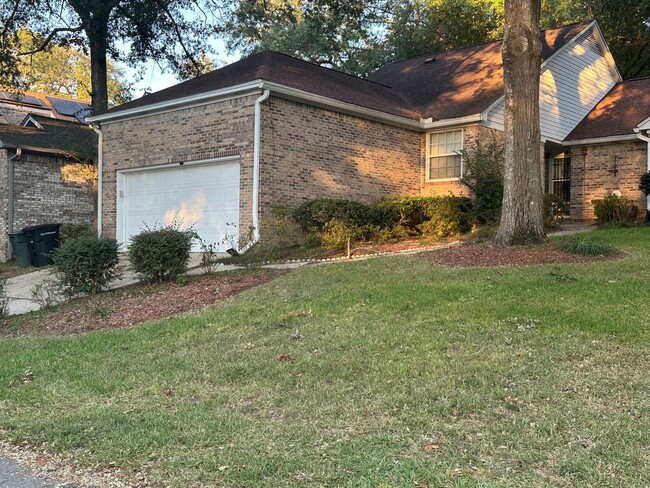 Photo - Beautiful 3/2 in Golf Course Community