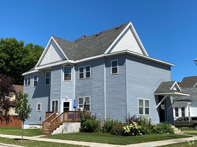 Building Photo - 524 6th St S Rental