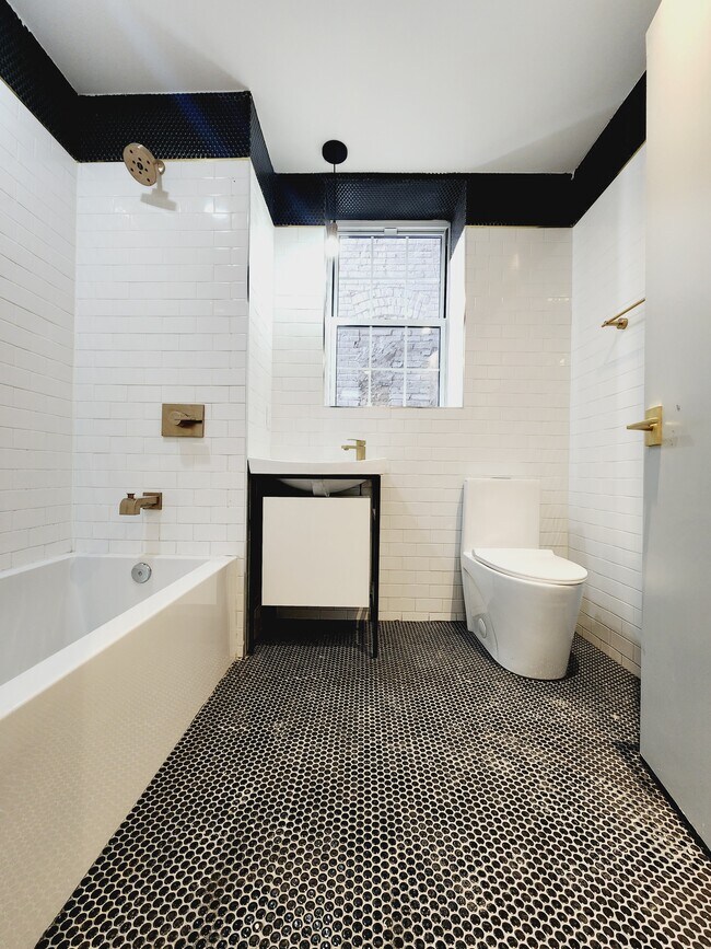 41 Van Wagenen 9 - 46 Van Wagenen Ave Unidad 9