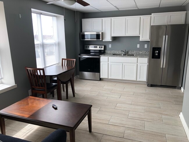Logan Square - Logan Square Apartments