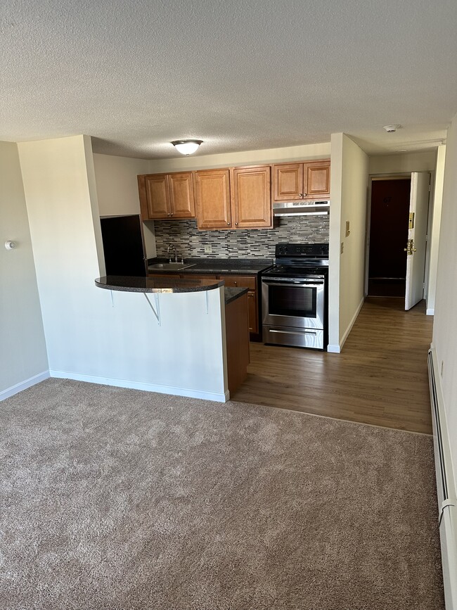 Carlyle House Apartments