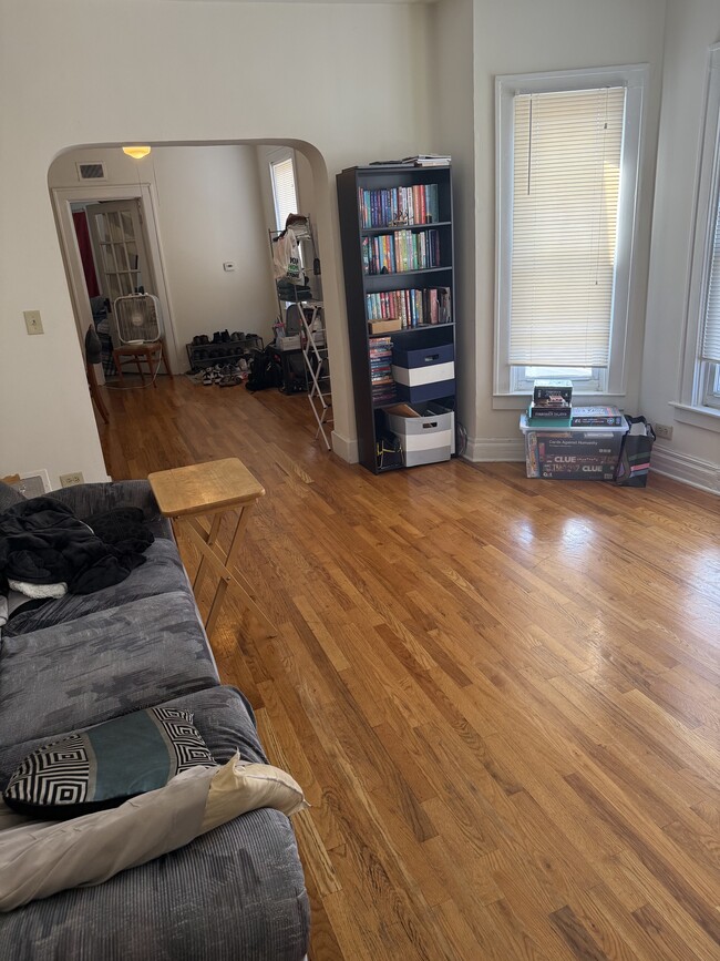 Living dining - 2305 W Fullerton Ave Unit 2 west