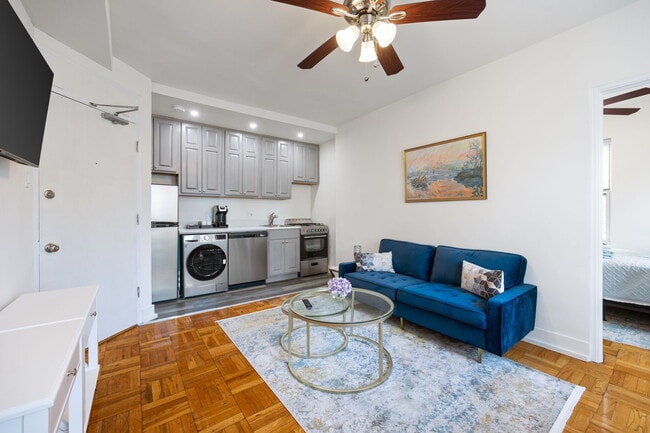 Photo - 1100 North Lasalle