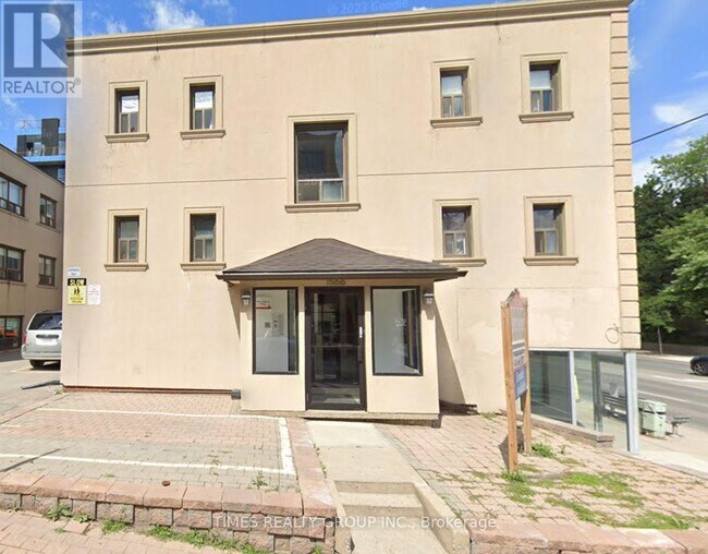 Photo - 1566 Avenue Rd Unit 103