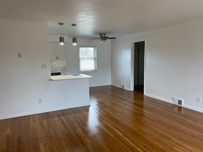 Photo - 15277 Triskett Rd