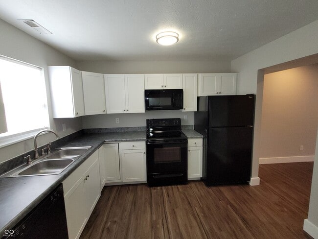 Photo - 144 E Center Dr