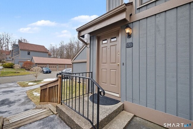 Photo - 156 Heatherwood Dr
