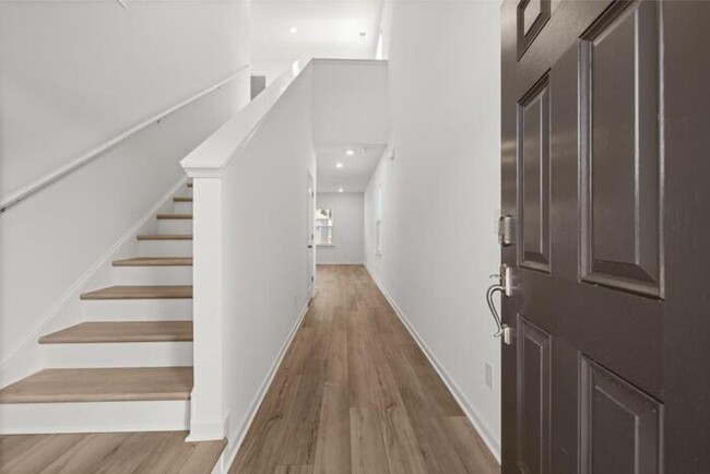 Photo - House 4 Beds 3 Baths