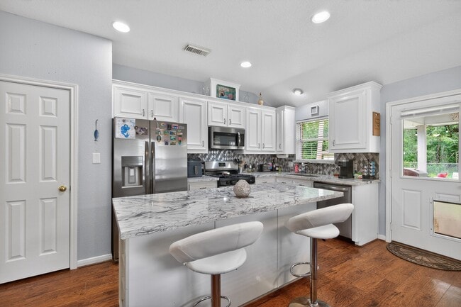 Photo - 1017 Pin Oak Dr