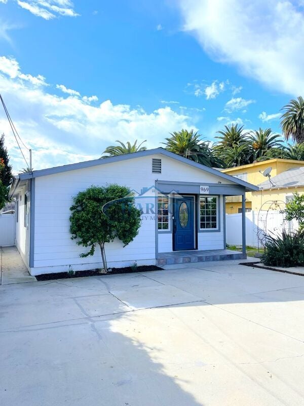 Building Photo - 969 W Oliver St