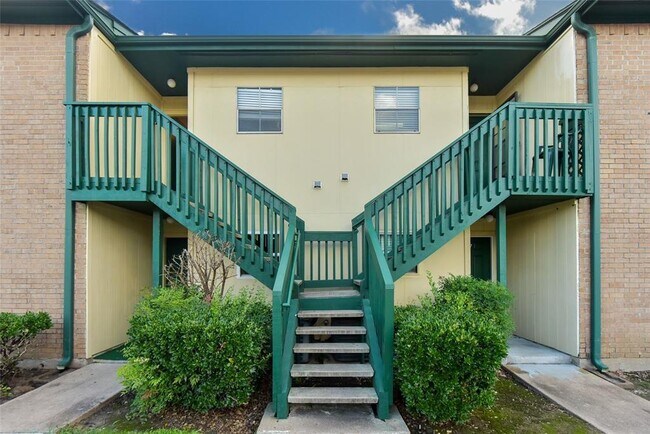 Photo - 1516 Bay Area Blvd Condo