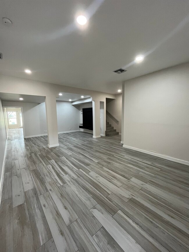 Photo - 1800 Country Club Dr Unit 14