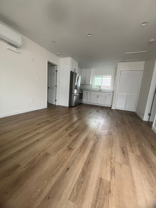 339 S Ave 56