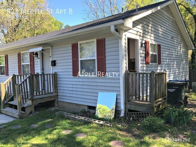 Photo - 923 Iredell St