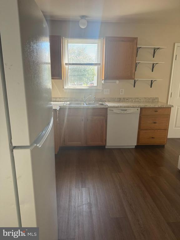 Photo - 536 Bracken Dr