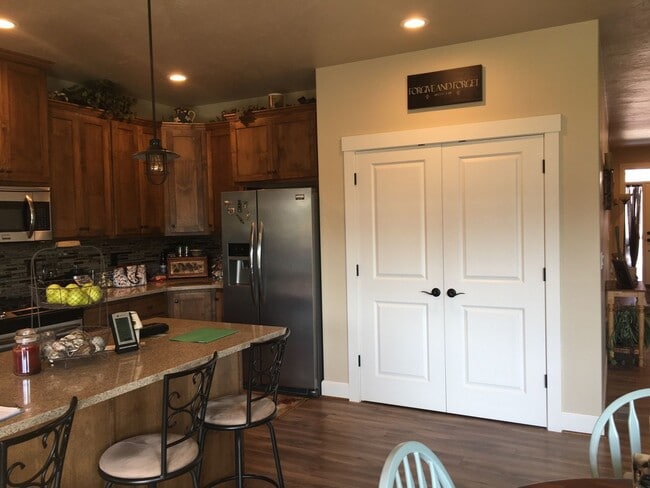 Photo - 3 Bedroom 2 Bath Home in NW Redmond Furniture NOT Included.