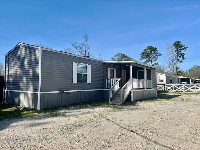 Building Photo - 21411 Russell Dr