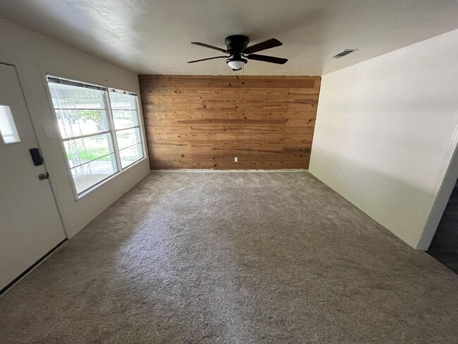 Photo - 3920 Maple Ave