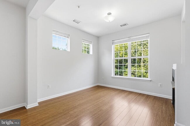 Photo - 6495 Tayack Pl Unit 204