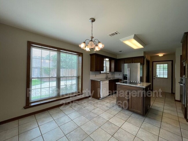 Photo - 2422 Riverside Dr