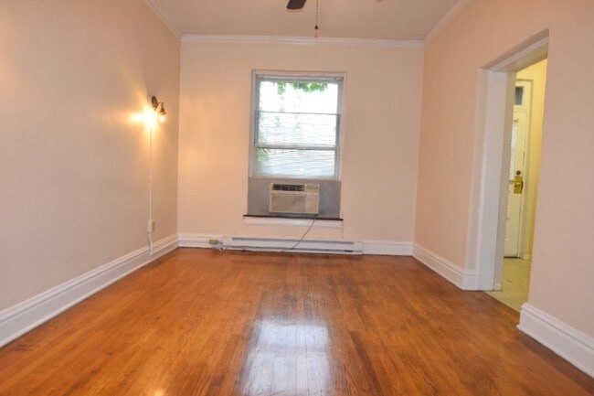 Living Room - Greystone Court