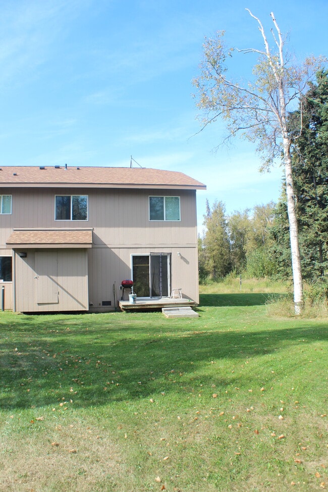 Building Photo - 320 E Victor Cir Unit B